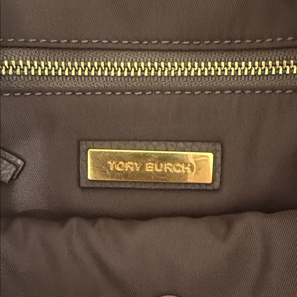 Tory Burch Carson Top Handle Hobo Soft Pebbled Leather Bag Gray Taupe NWOT’s - Picture 10 of 10
